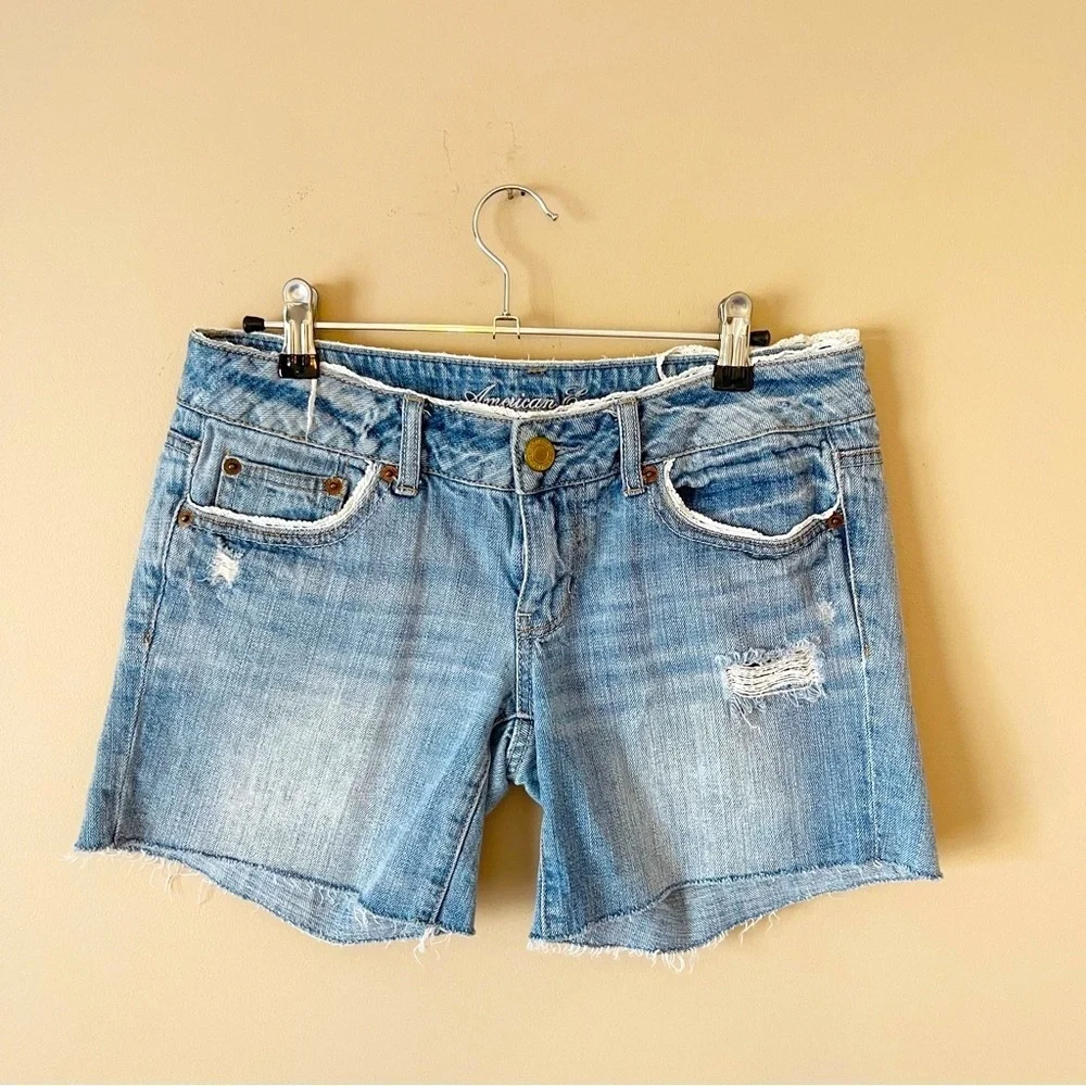 AMERICAN EAGLE | Denim Lace Trim Denim Shorts Sz 4